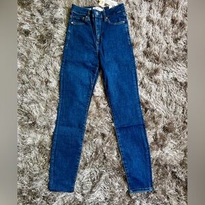 Comfort-Fit One-Size Jeans Featuring Stretchy and Stylish Design for Effortless